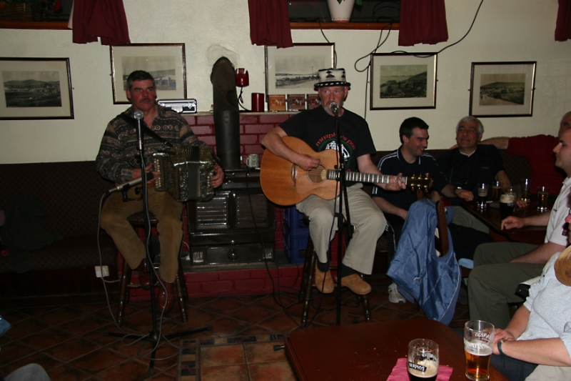 Irish pub music Ireland 2.jpg